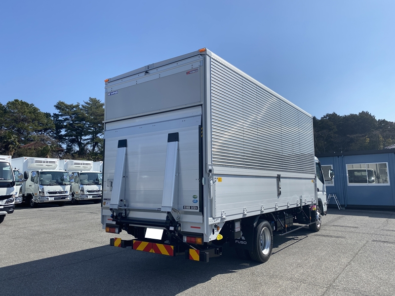 キャンター　ワイド超ロング　全低床　跳上ゲート付　積載3,600kg|中古トラックの販売・買取・査定のアイナビ