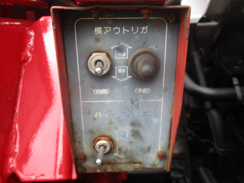 いすゞ セルフ フォワード|中古トラックの販売・買取・査定のアイナビ