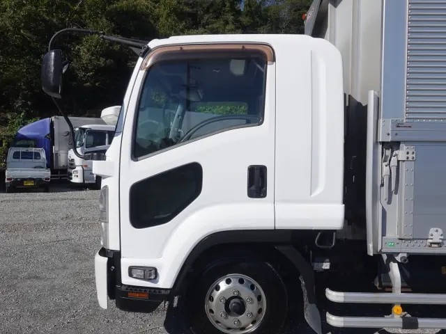 いすゞ ウイング車 フォワード|中古トラックの販売・買取・査定のアイナビ