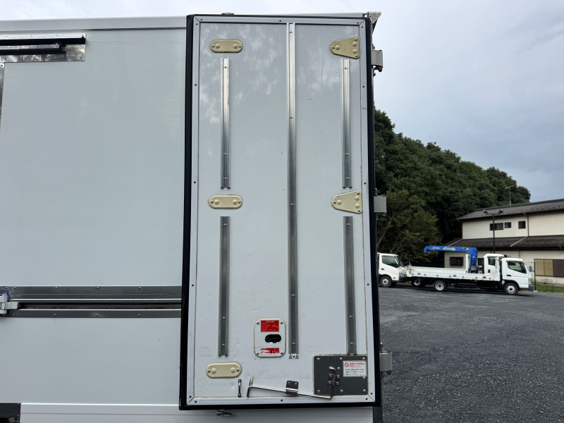 三菱ふそう 冷凍バン キャンター|中古トラックの販売・買取・査定のアイナビ