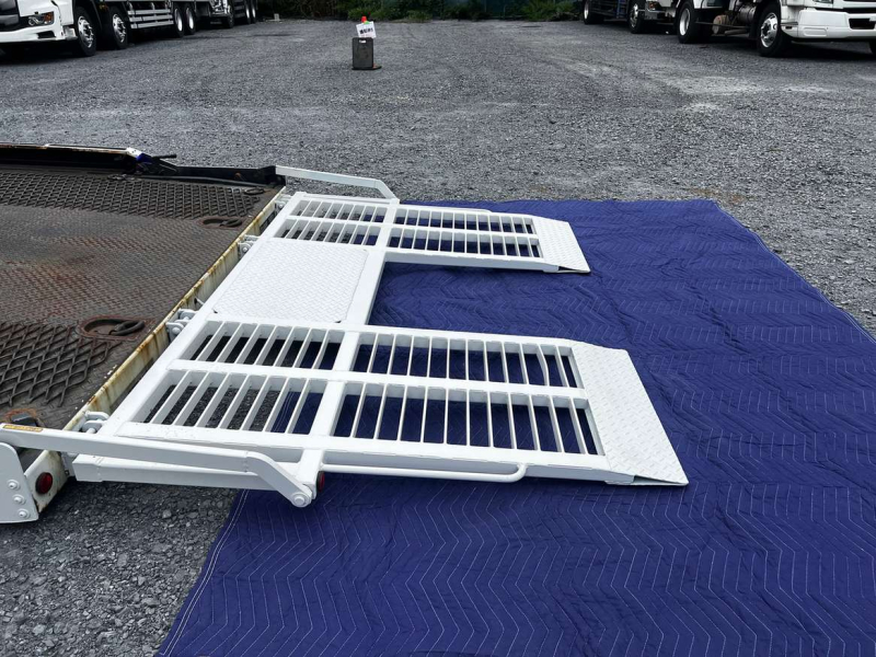 三菱ふそう 特殊車両 キャンター|中古トラックの販売・買取・査定のアイナビ