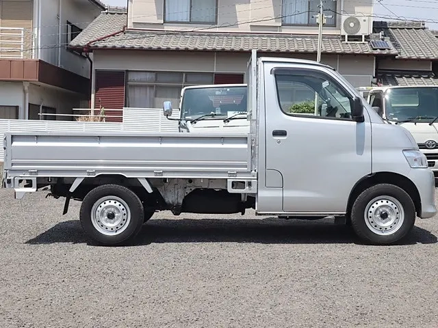 トヨタ 平ボディ|中古トラックの販売・買取・査定のアイナビ