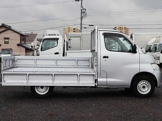トヨタ 平ボディ|中古トラックの販売・買取・査定のアイナビ