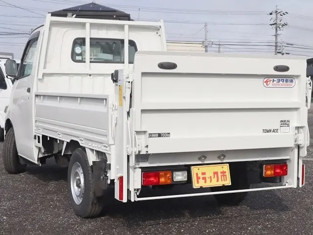 トヨタ 平ボディ|中古トラックの販売・買取・査定のアイナビ