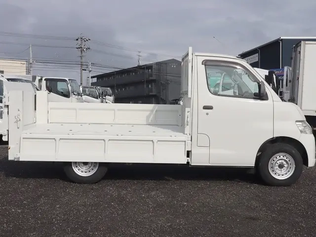 トヨタ 平ボディ|中古トラックの販売・買取・査定のアイナビ