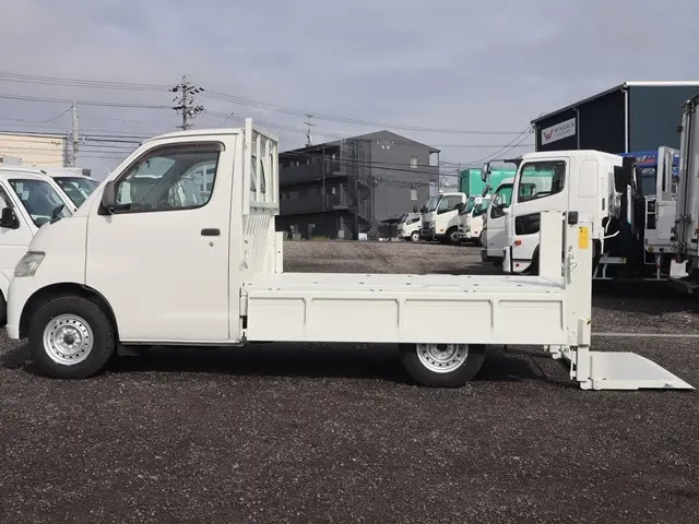 トヨタ 平ボディ|中古トラックの販売・買取・査定のアイナビ