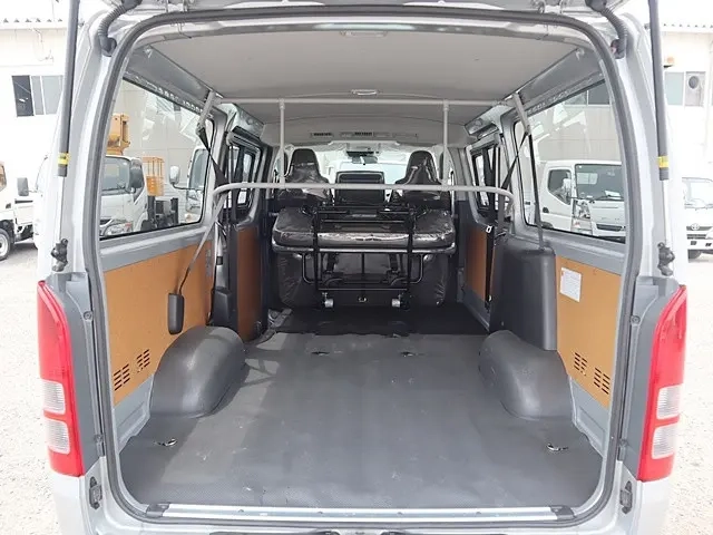 トヨタ 乗用車 ハイエースバン|中古トラックの販売・買取・査定のアイナビ