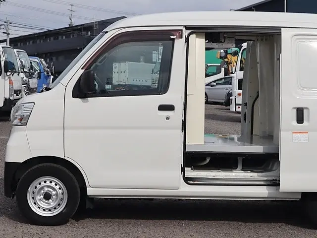 ダイハツ 冷凍バン|中古トラックの販売・買取・査定のアイナビ