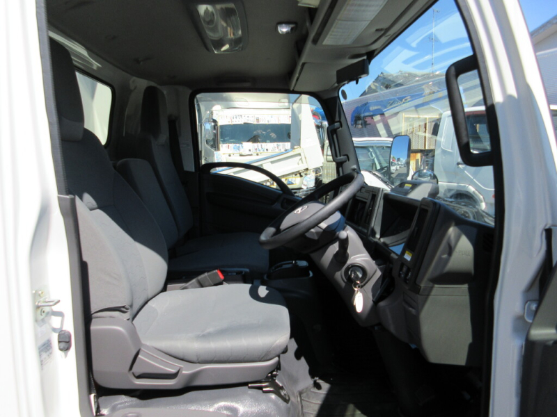 UDトラックス ウイング車 アトラス|中古トラックの販売・買取・査定のアイナビ
