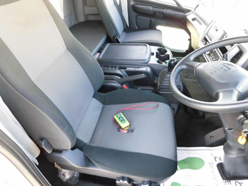 日野 バン車|中古トラックの販売・買取・査定のアイナビ