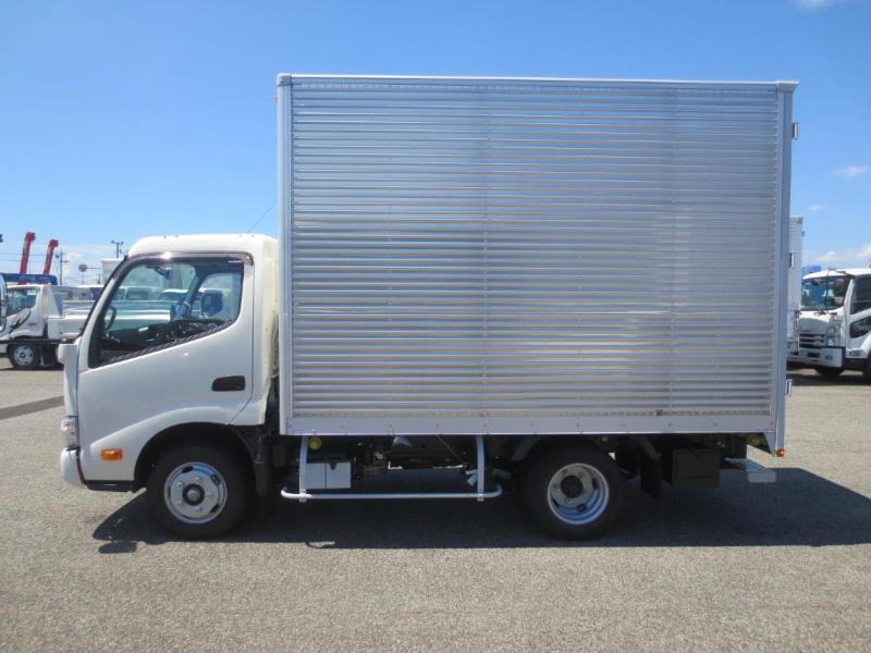 三菱ふそう バン車|中古トラックの販売・買取・査定のアイナビ