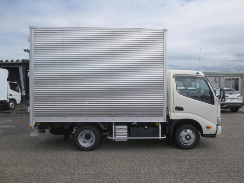 日野 バン車|中古トラックの販売・買取・査定のアイナビ