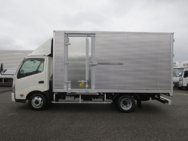 日野 バン車|中古トラックの販売・買取・査定のアイナビ
