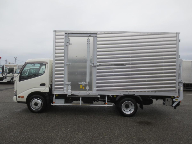 日野 バン車|中古トラックの販売・買取・査定のアイナビ