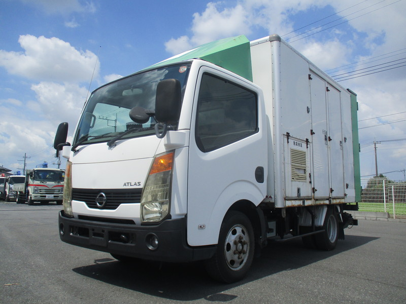 UDトラックス バン車 アトラス|中古トラックの販売・買取・査定のアイナビ