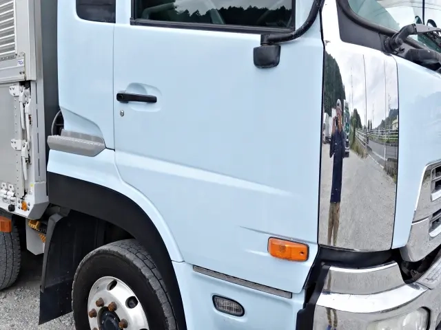UDトラックス ウイング車 クオン|中古トラックの販売・買取・査定のアイナビ