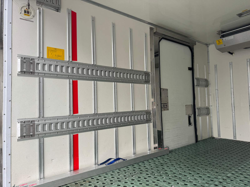 トヨタ 冷凍バン ダイナ|中古トラックの販売・買取・査定のアイナビ
