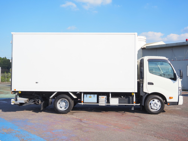 日野 冷凍バン デュトロ|中古トラックの販売・買取・査定のアイナビ