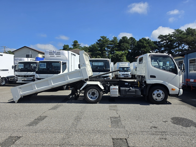 キャンター　4ナンバー　新明和工業　水平ゲート　ローダーダンプ　積載3,000kg|中古トラックの販売・買取・査定のアイナビ