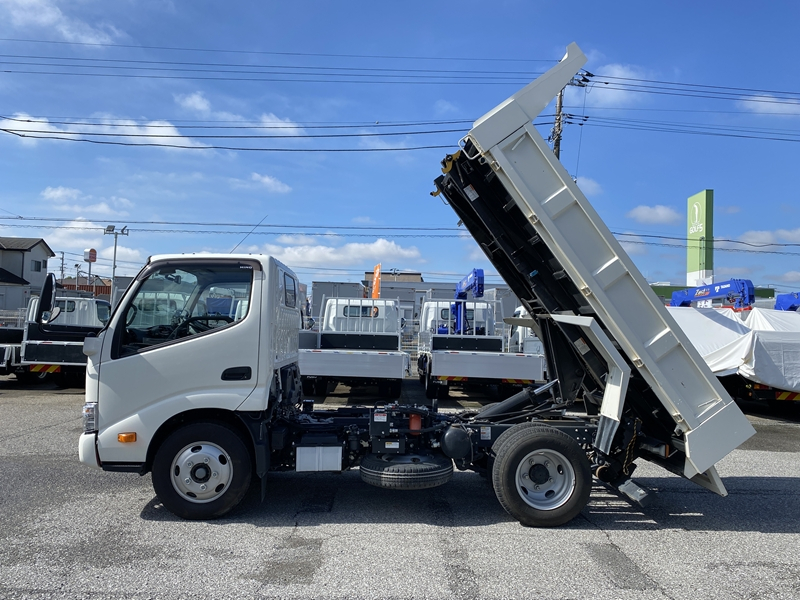 キャンター　4ナンバー　新明和工業　水平ゲート　ローダーダンプ　積載3,000kg|中古トラックの販売・買取・査定のアイナビ