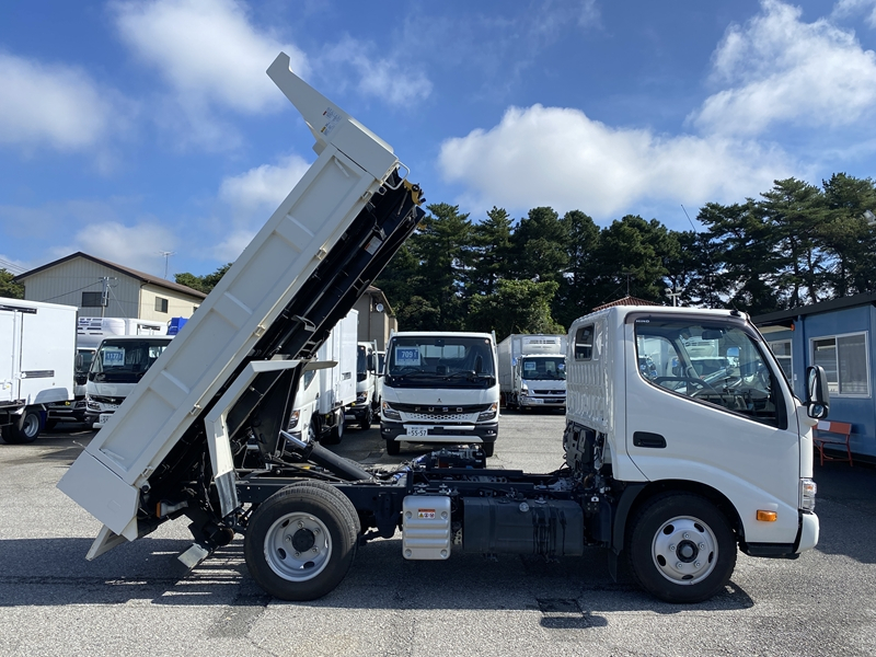 キャンター　4ナンバー　新明和工業　水平ゲート　ローダーダンプ　積載3,000kg|中古トラックの販売・買取・査定のアイナビ