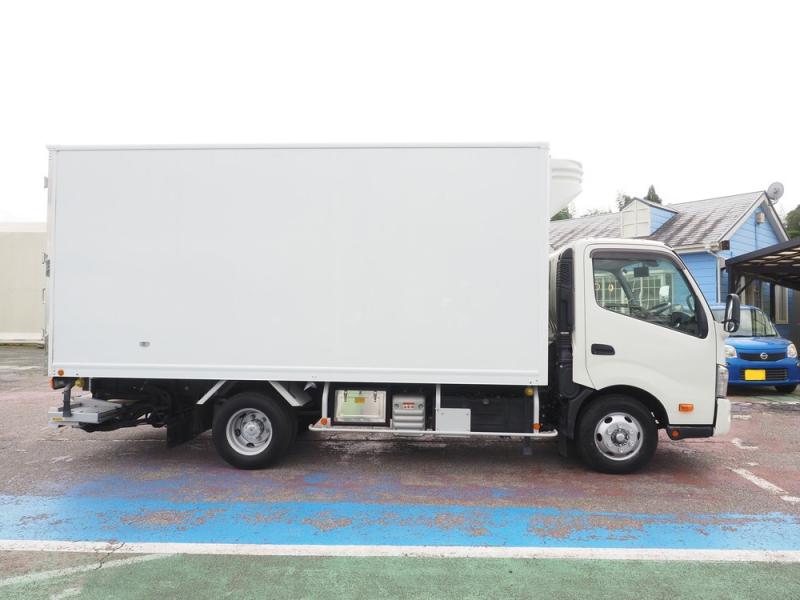 日野 冷凍バン デュトロ|中古トラックの販売・買取・査定のアイナビ
