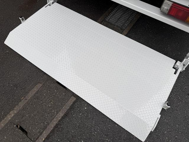 日野 バン車 デュトロ|中古トラックの販売・買取・査定のアイナビ