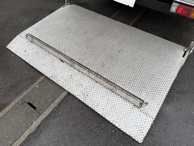 トヨタ バン車|中古トラックの販売・買取・査定のアイナビ