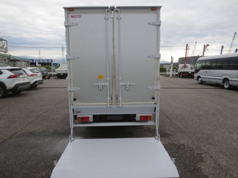 日野 バン車|中古トラックの販売・買取・査定のアイナビ