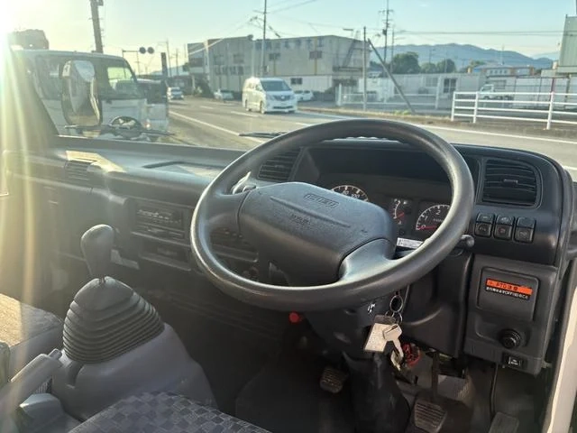 いすゞ 平ボディ|中古トラックの販売・買取・査定のアイナビ