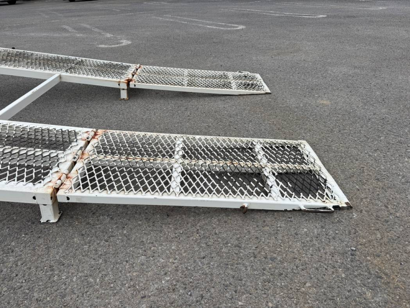 日野 特殊車両 デュトロ|中古トラックの販売・買取・査定のアイナビ