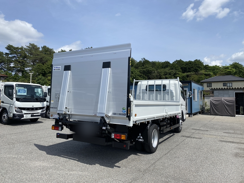 キャンター　ワイドロング　全低床　木製　マルチゲート付　積載3,500kg|中古トラックの販売・買取・査定のアイナビ