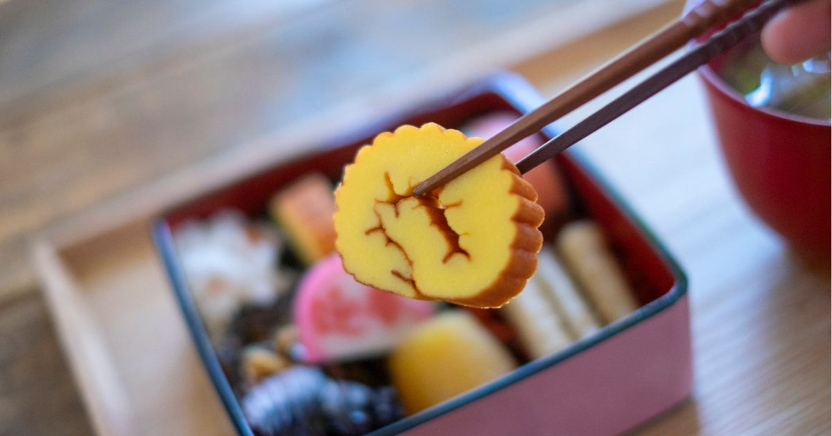 おせちから選んでいる画像