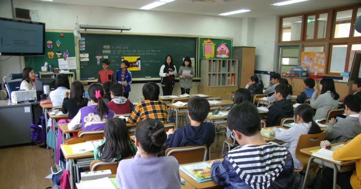 小学校の授業風景