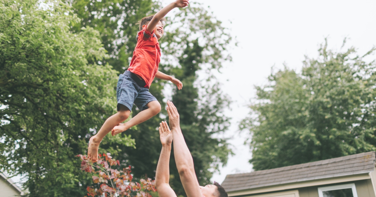 「比べないで」と言いながら比べてしまう親へ。｜”比較”の正しい使い方