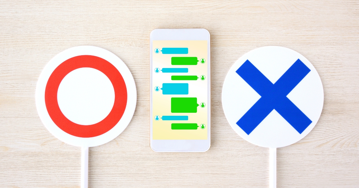 SNSの使い方をマルとバツで判断するイメージ