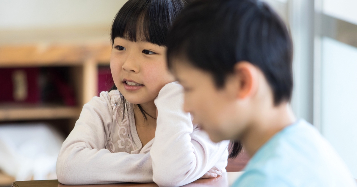 「仲良しなのに、意地悪される」子どもの“フレネミー”関係。親は切らせるべき？