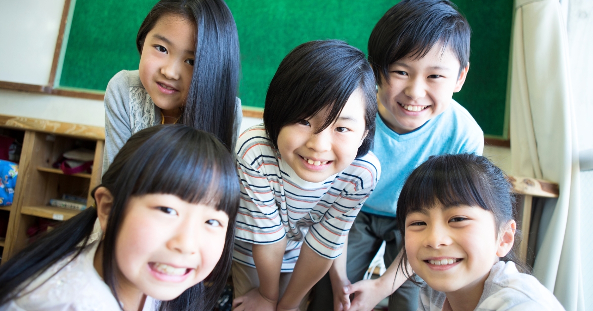 「夏の思い出」が9月の登校エネルギーに変わる。心理学が教える“話したくなる仕掛け”とは