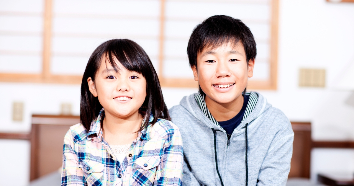 きょうだいゲンカ、親が「止めない」で育つ力。年齢別・NG対応5つとOK対応5つ
