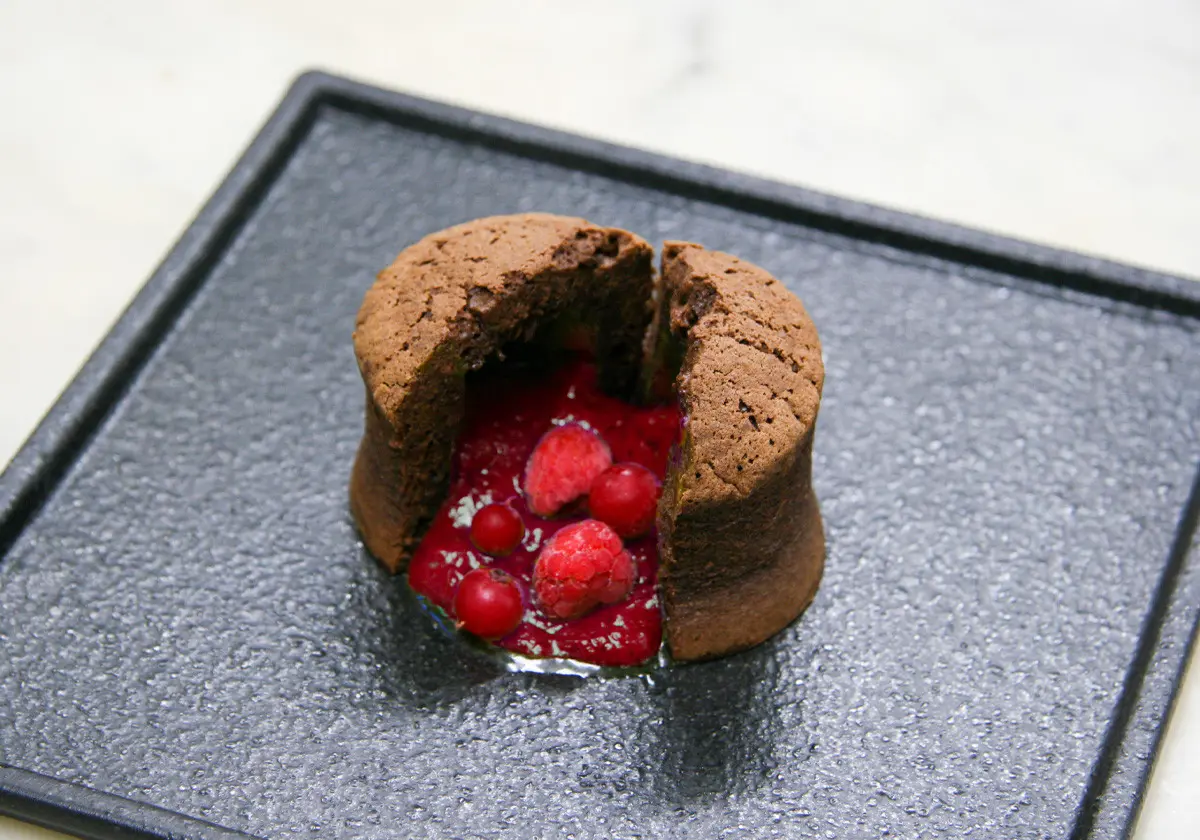 カルチャー教室 親子講座　ホテルパティシエに習う「バレンタインのお菓子作り」