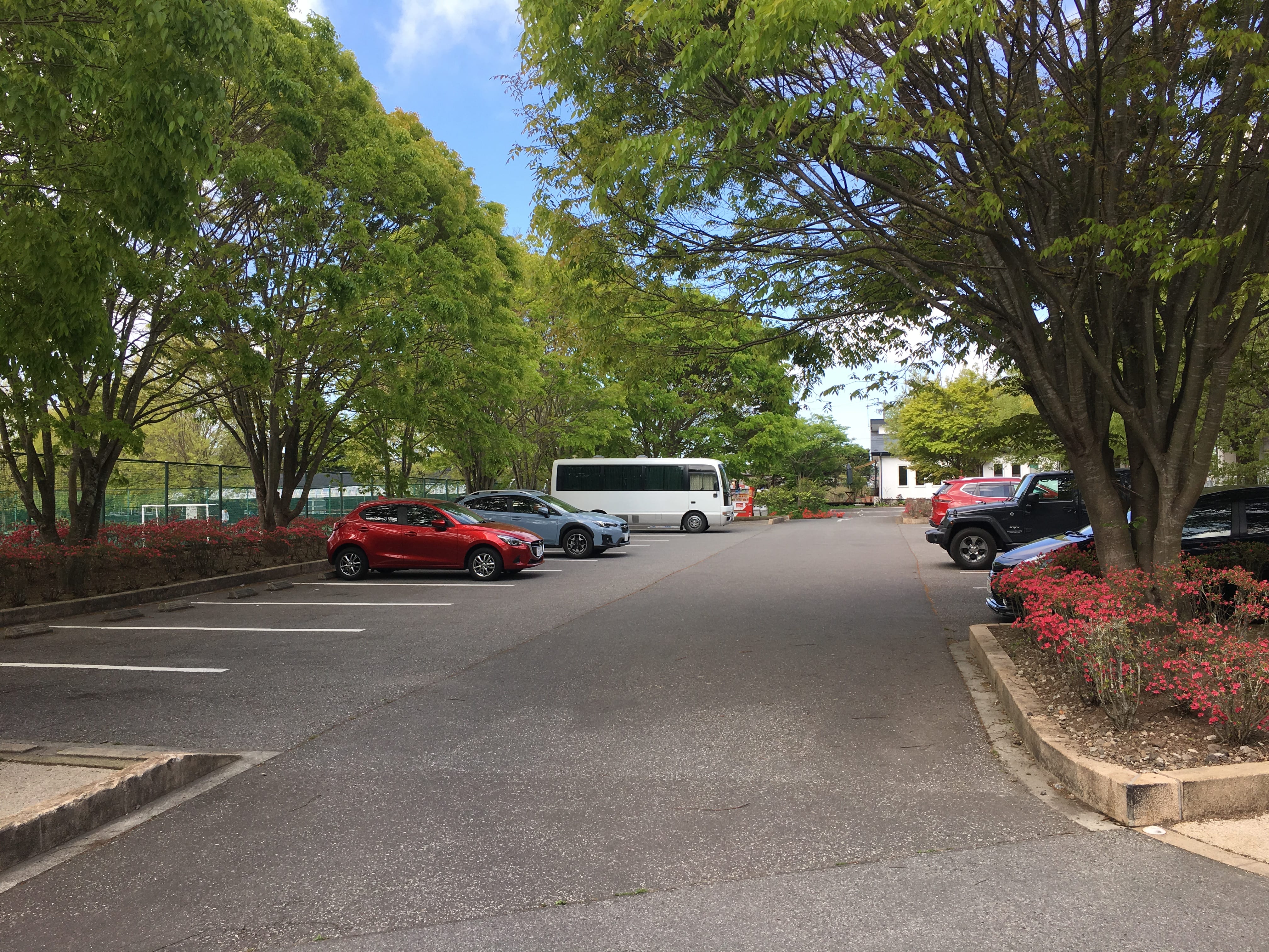 湯川ふるさと公園駐車場 写真2