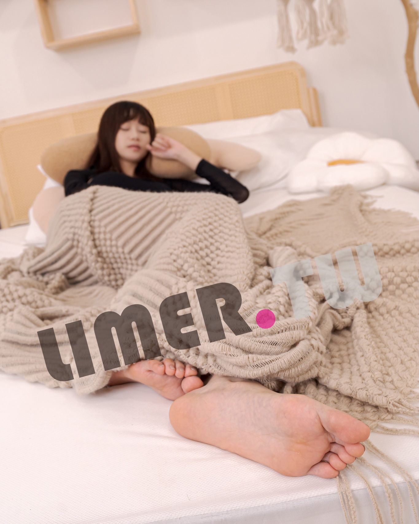 Limerence 悄咪咪玩弄搔癢 朵樂 睡足 8min 4K影片