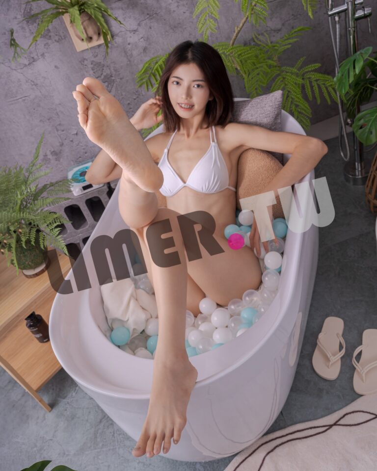 高挑Lily白系浴缸美足 141p+2部影片