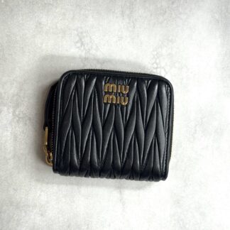 miu miu ミュウミュウ / マテラッセコンパクトウォレット