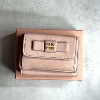 miu miu ミュウミュウ / マドラスフィオッコミニウォレット