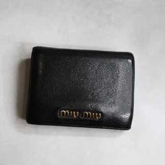 miu miu ミュウミュウ / マドラスバイフォールドウォレット
