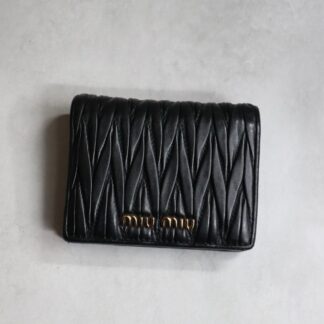 miu miu ミュウミュウ / マテラッセバイフォールドウォレット