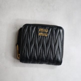 miu miu ミュウミュウ / マテラッセコンパクトウォレット