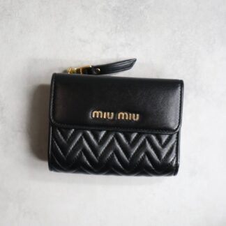 miu miu ミュウミュウ / ナッパインプントゥーレコンパクトウォレット