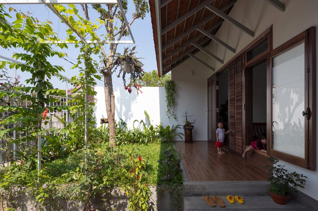 3gian House by Nguyen Khac Phuoc Architects, view 02